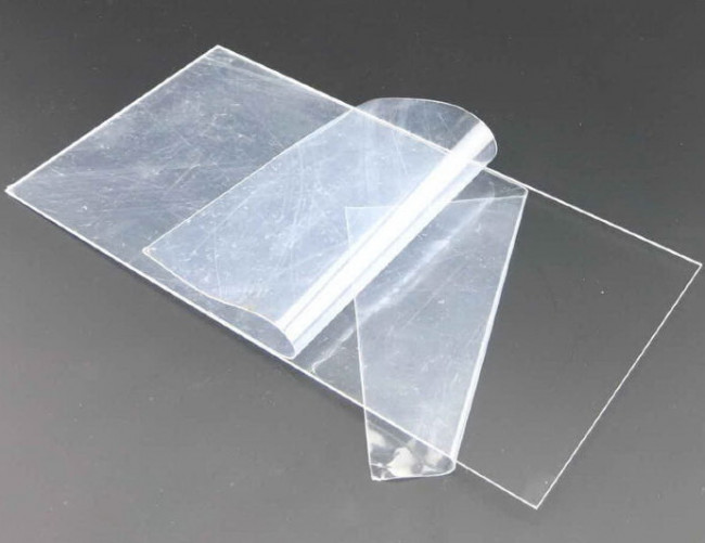 Прозрачный фартук для кухни из монолитного поликарбоната 600*600*3 мм